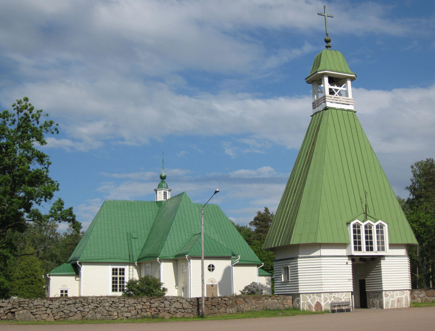 Virolahden kirkko ja kellotapuli